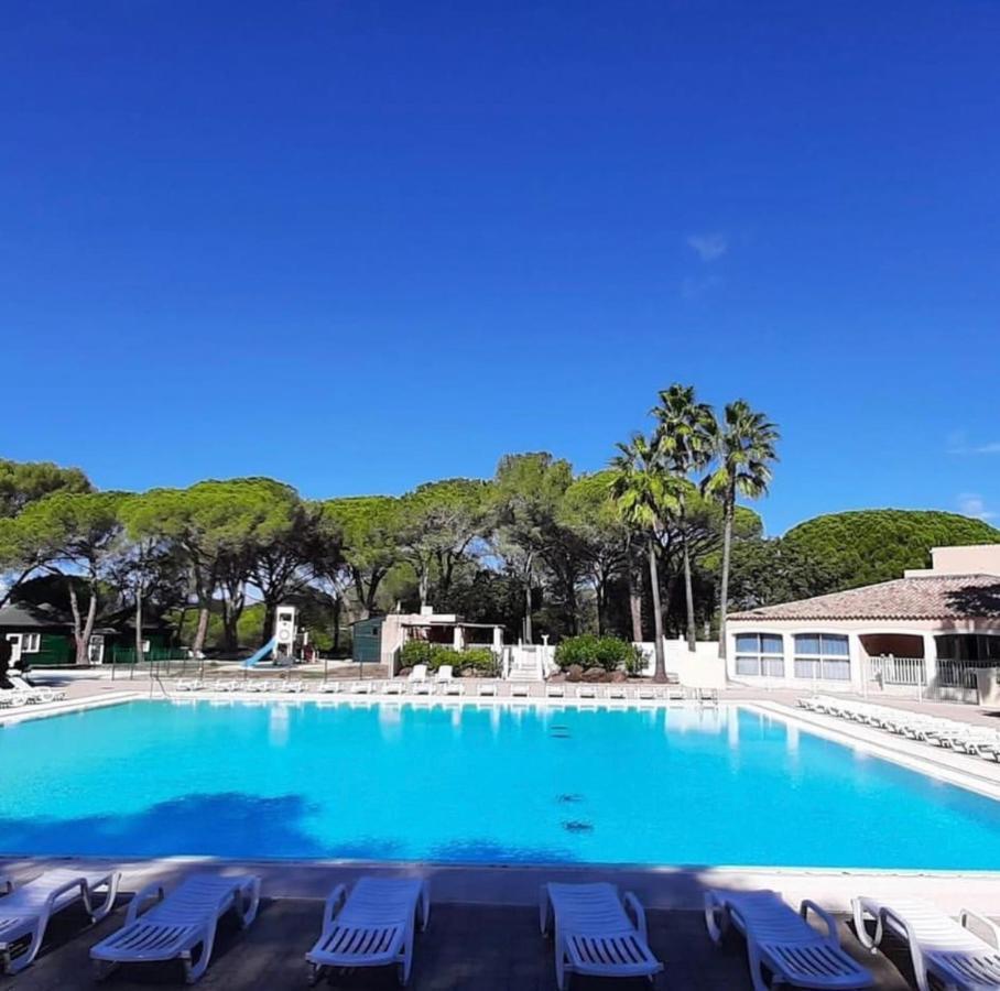 Studio Climatise Avec Piscine Saint-Raphaël Buitenkant foto